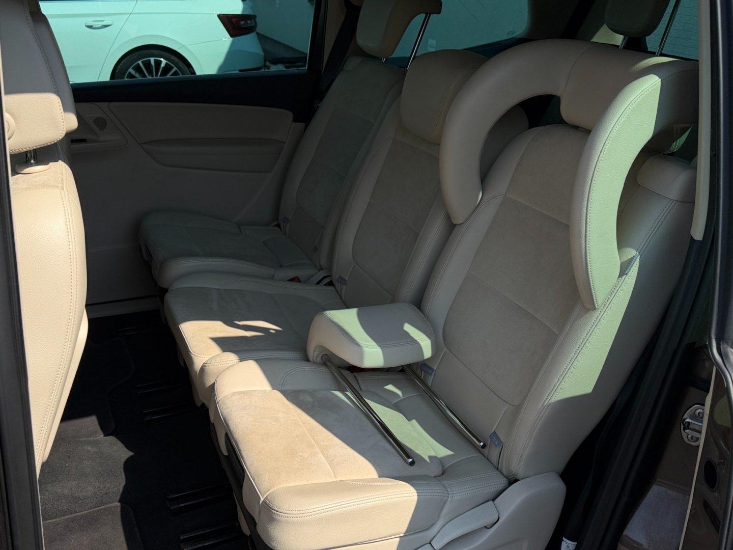 Volkswagen Sharan 2.0TDi 130kW 7míst DCC, ČR