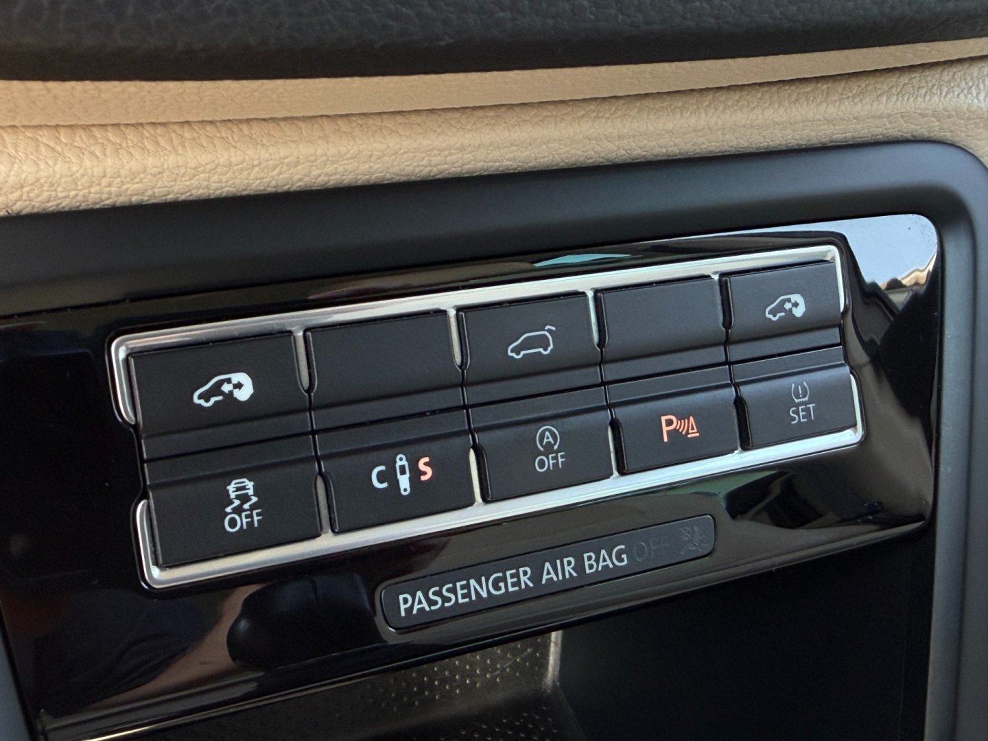 Volkswagen Sharan 2.0TDi 130kW 7míst DCC, ČR