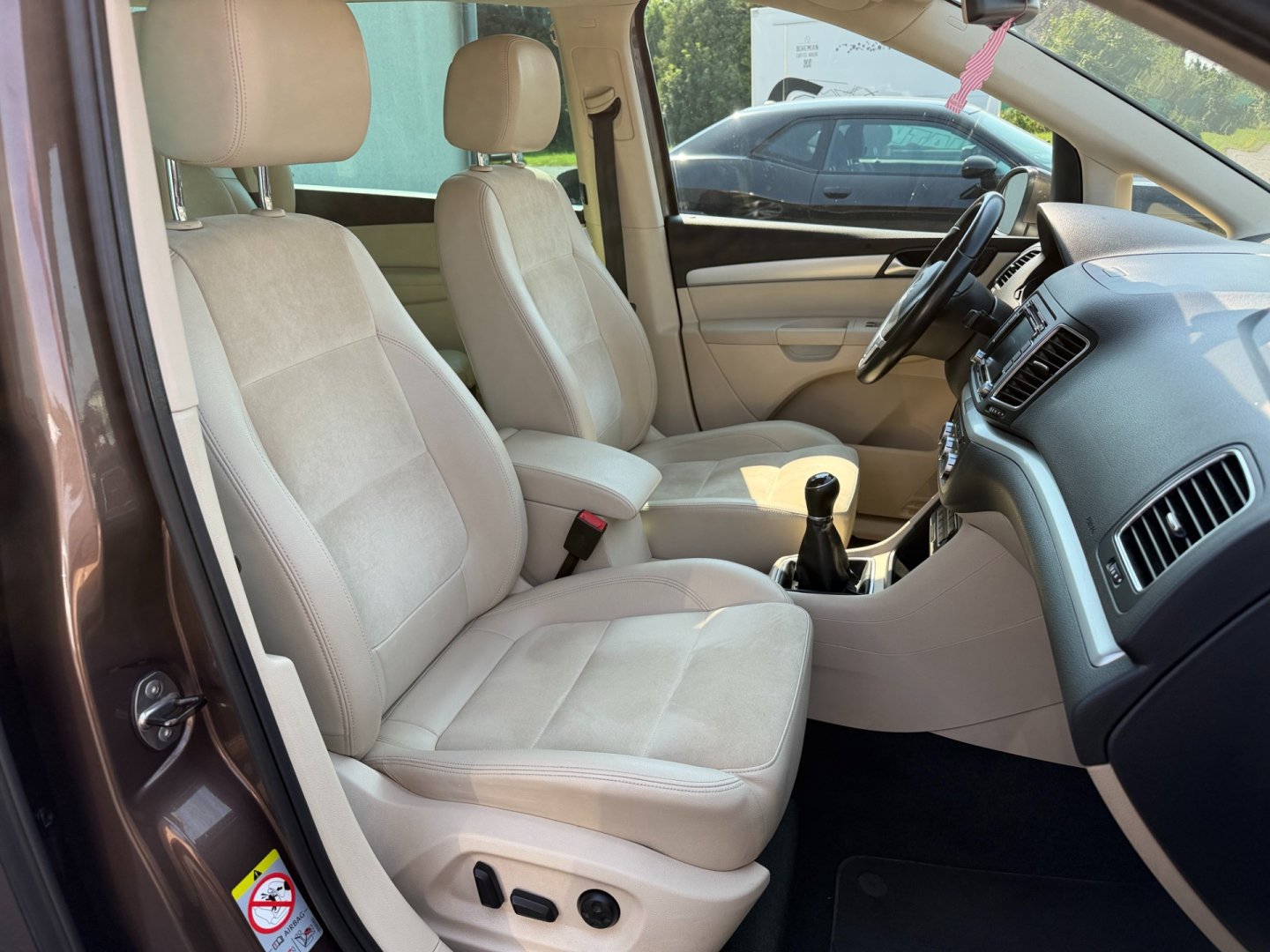 Volkswagen Sharan 2.0TDi 130kW 7míst DCC, ČR