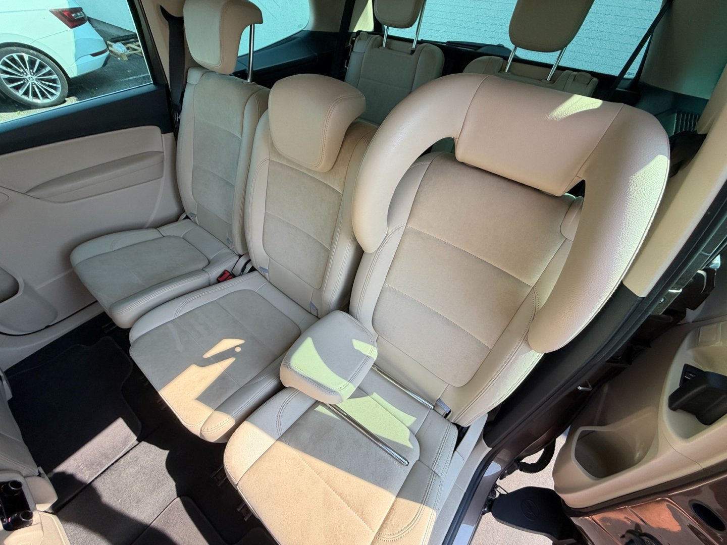 Volkswagen Sharan 2.0TDi 130kW 7míst DCC, ČR
