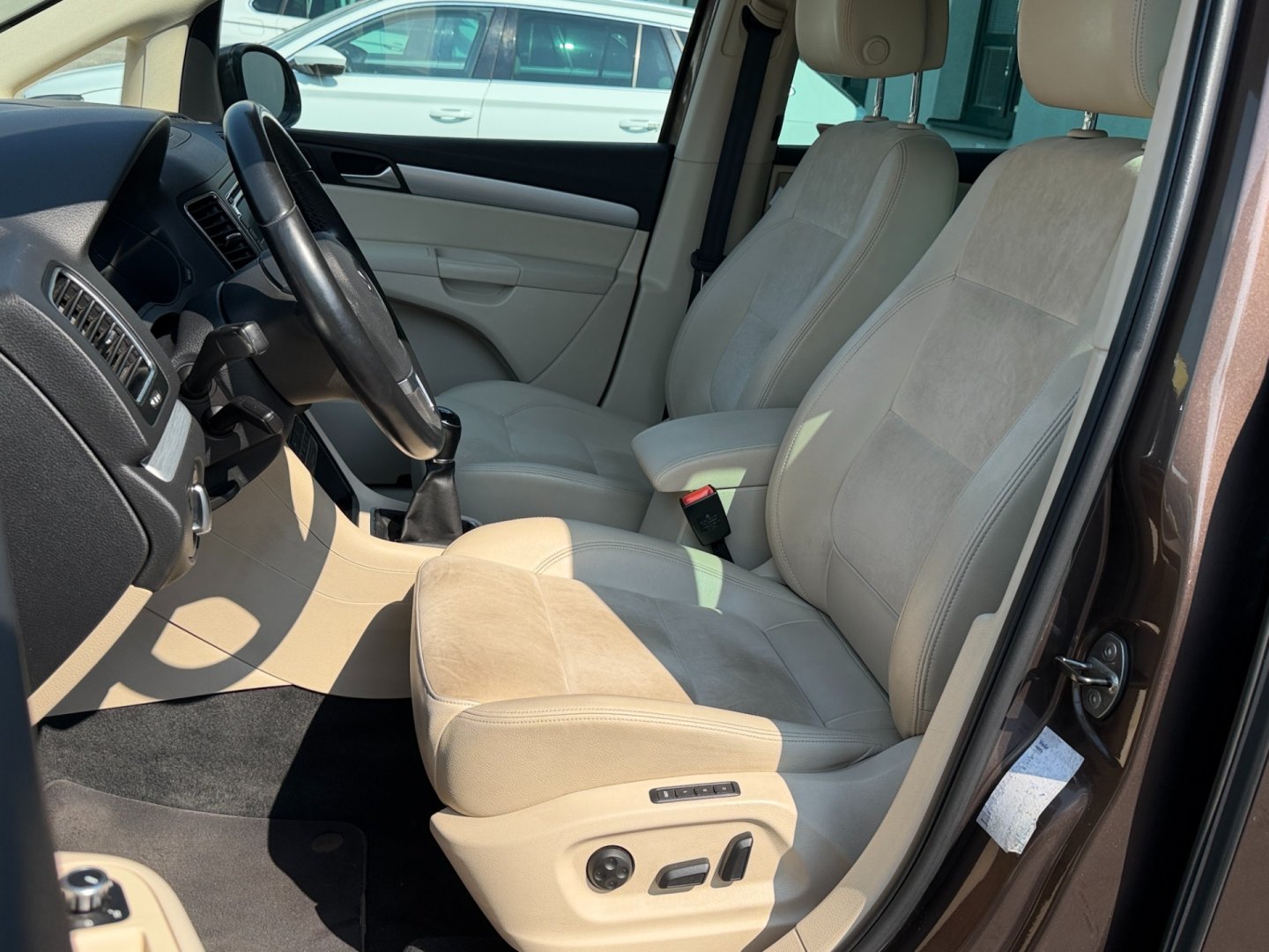 Volkswagen Sharan 2.0TDi 130kW 7míst DCC, ČR