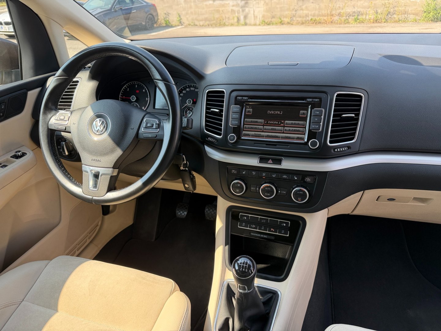 Volkswagen Sharan 2.0TDi 130kW 7míst DCC, ČR