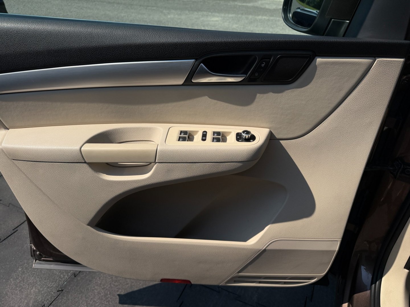 Volkswagen Sharan 2.0TDi 130kW 7míst DCC, ČR