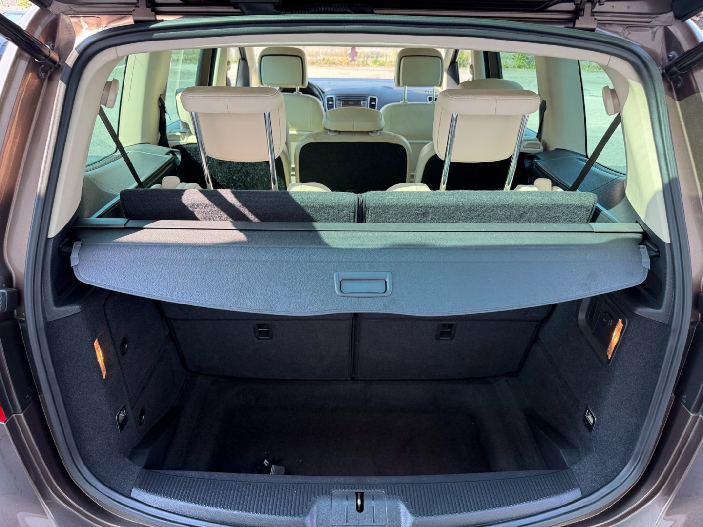 Volkswagen Sharan 2.0TDi 130kW 7míst DCC, ČR