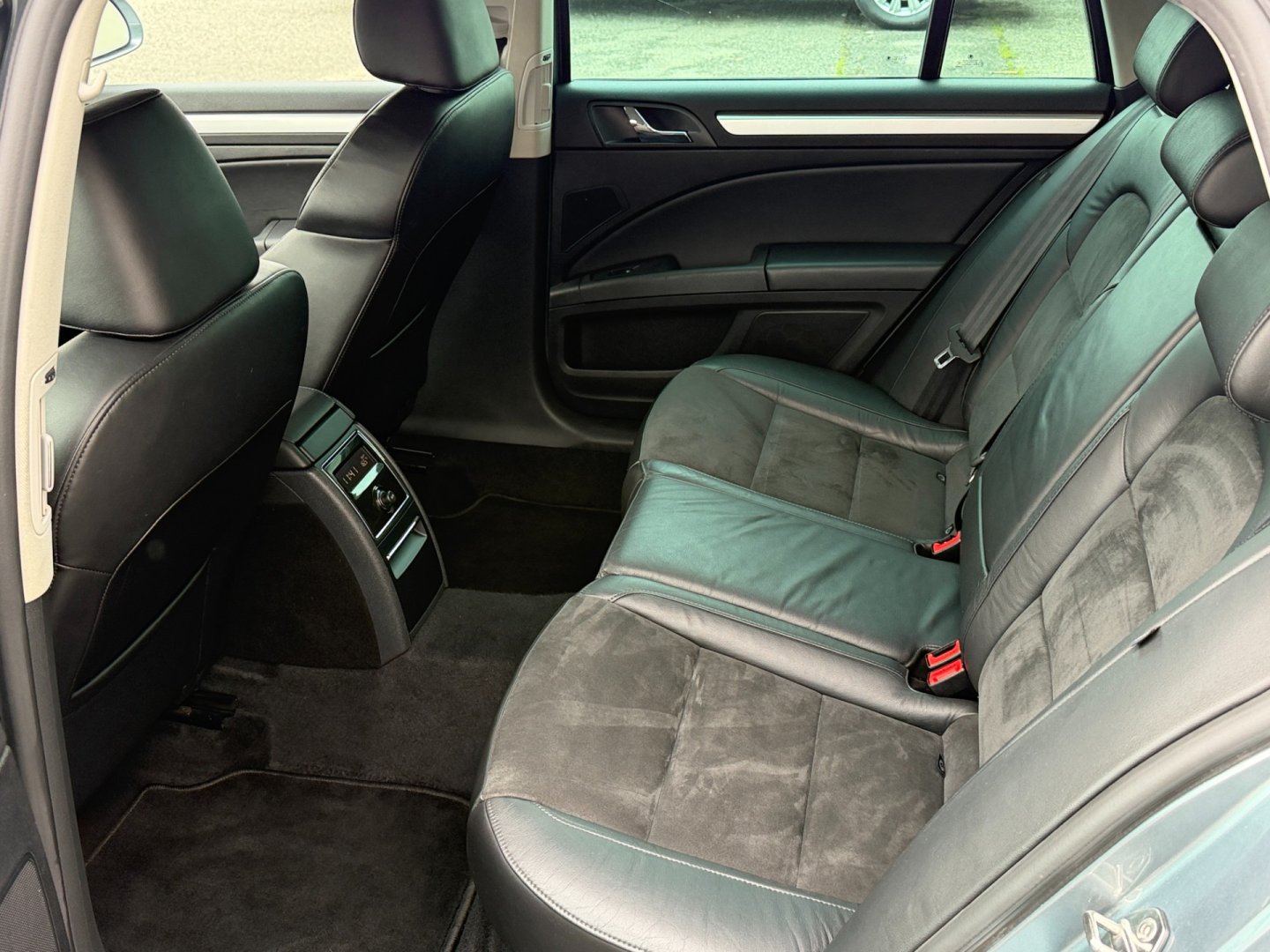 Škoda Superb 2.0TDi 125kW 4x4 Eleganc 2xALU