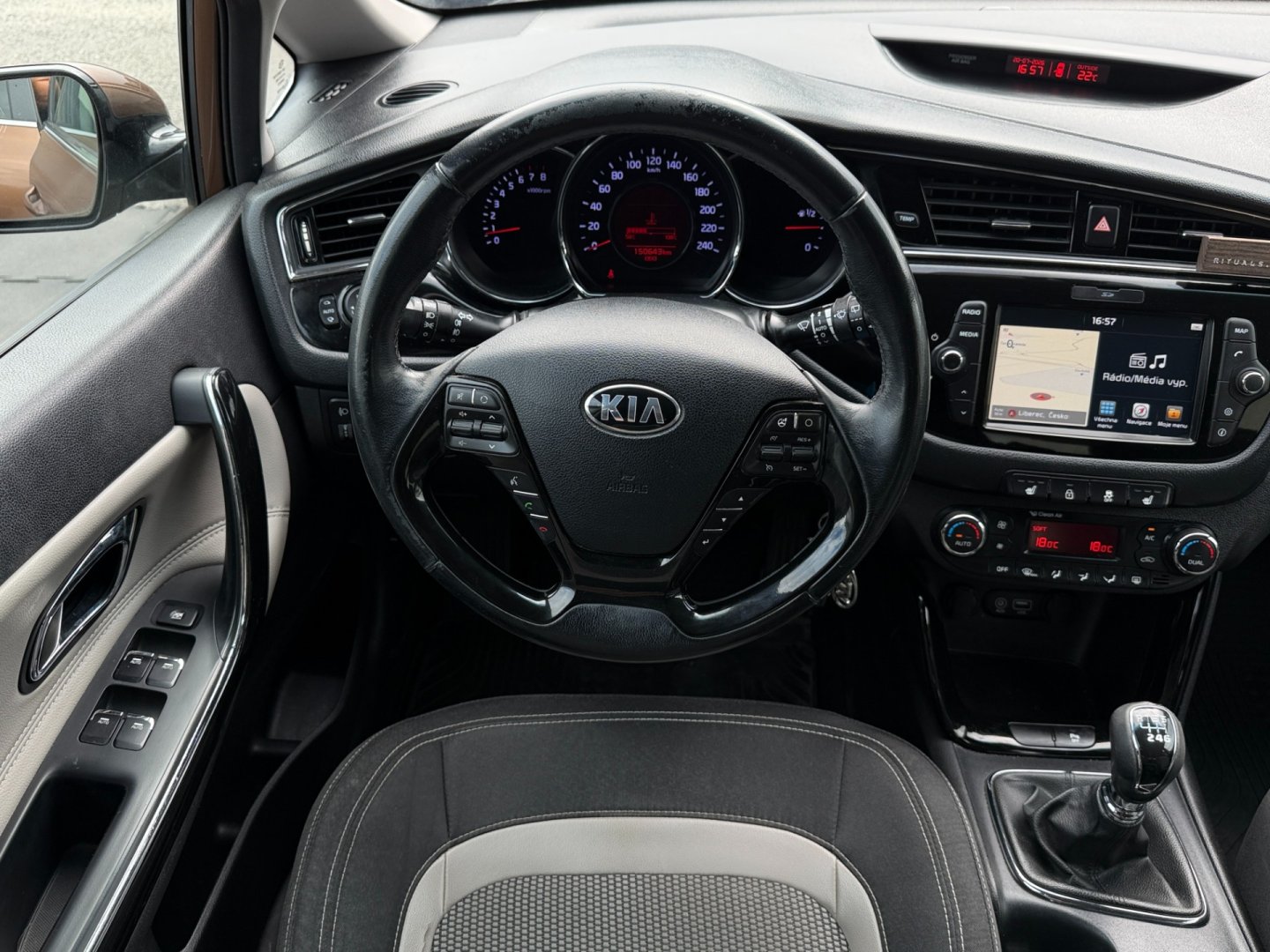 Kia Cee´d 1.6GDi park. kamera, 2x alu