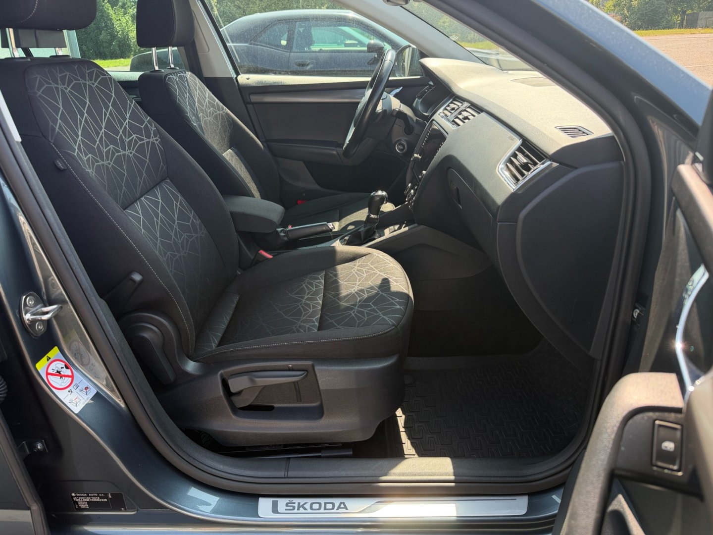 Škoda Octavia 2.0TDi DSG kessy LED, ACC, DCC