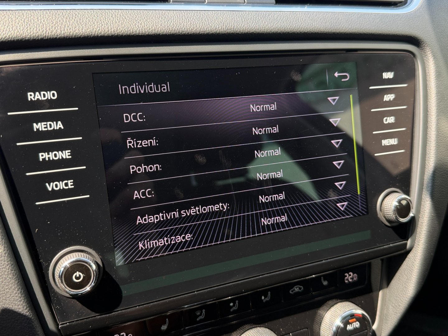 Škoda Octavia 2.0TDi DSG kessy LED, ACC, DCC
