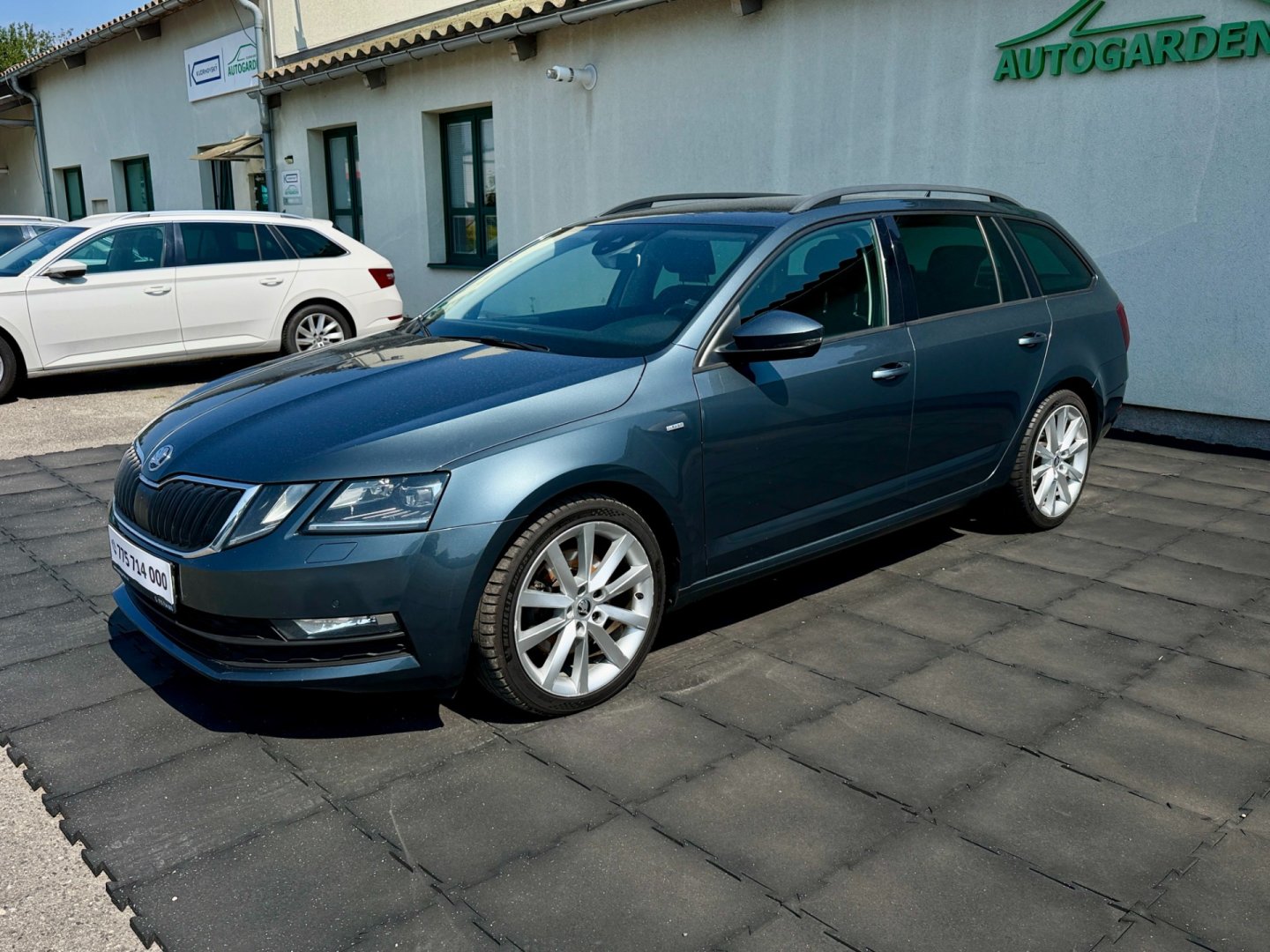 Škoda Octavia 2.0TDi DSG kessy LED, ACC, DCC
