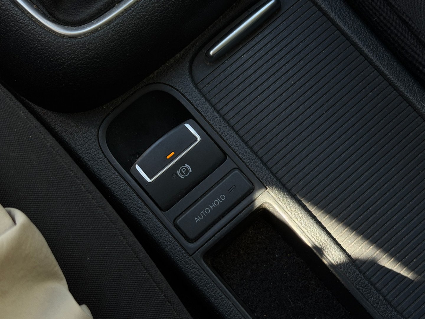 Volkswagen Tiguan 2.0TDi 103kW 4x4, tažné Bi-Xen