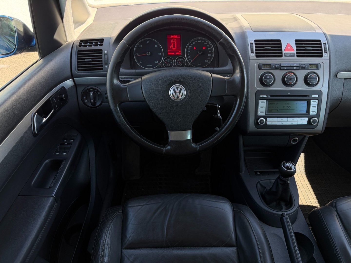 Volkswagen Touran 1.9TDi Bi-Xenon, kůže, 7 míst