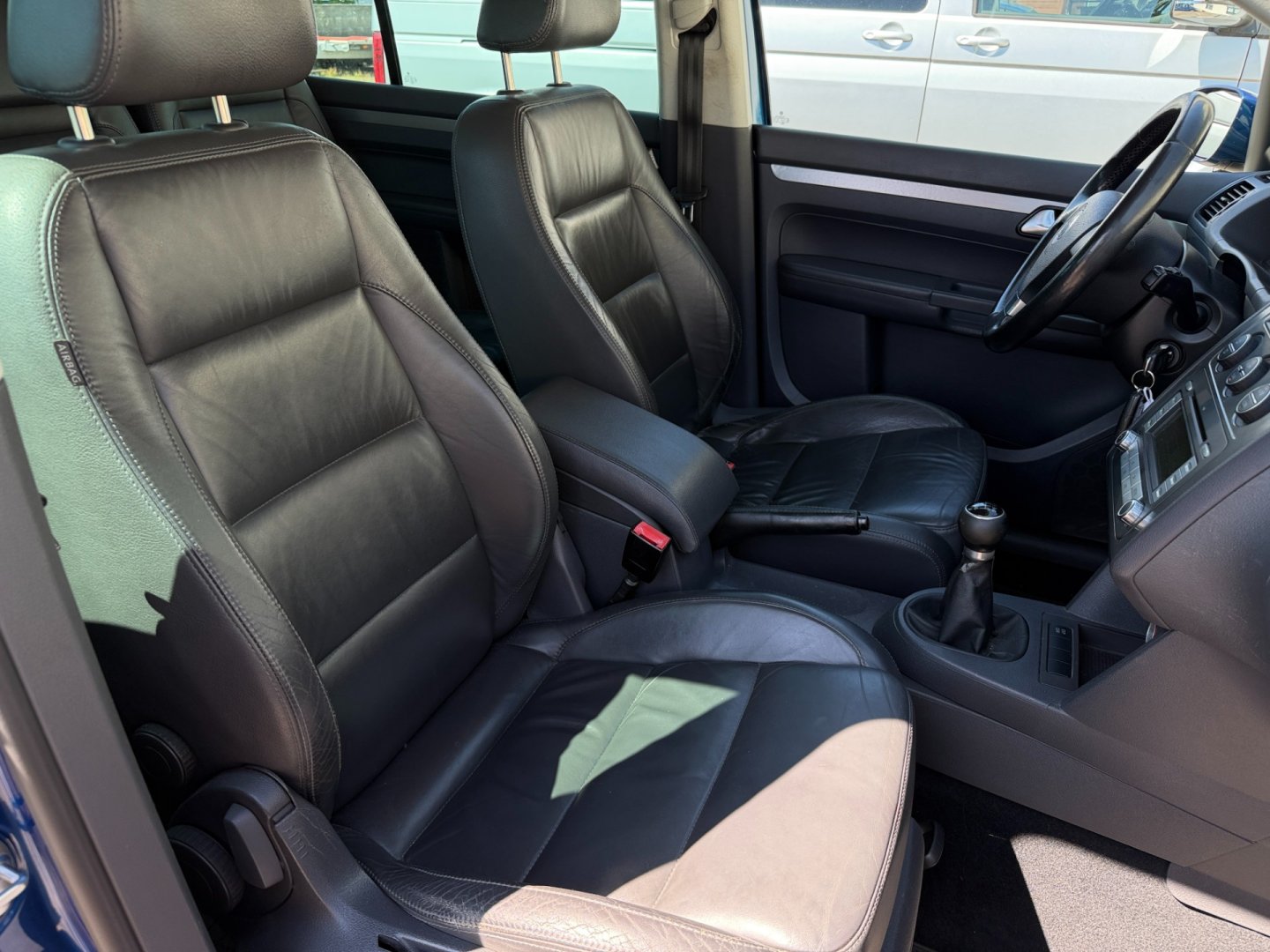 Volkswagen Touran 1.9TDi Bi-Xenon, kůže, 7 míst
