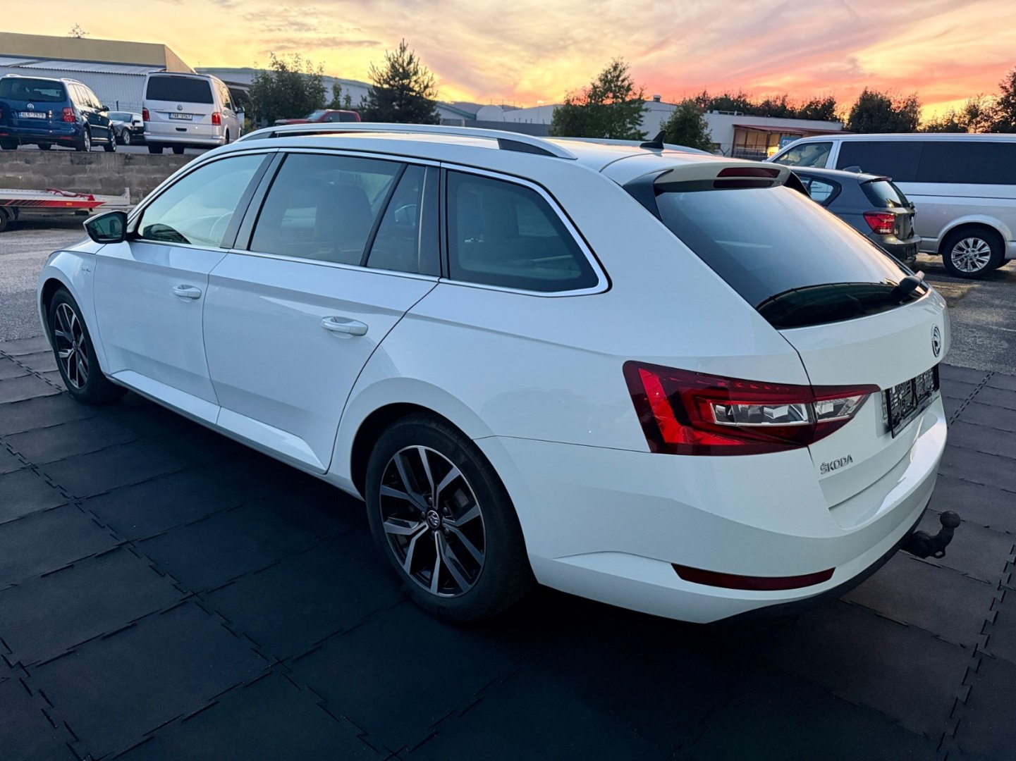 Škoda Superb 2.0TDi 140kW L&K ACC, DCC, TZ