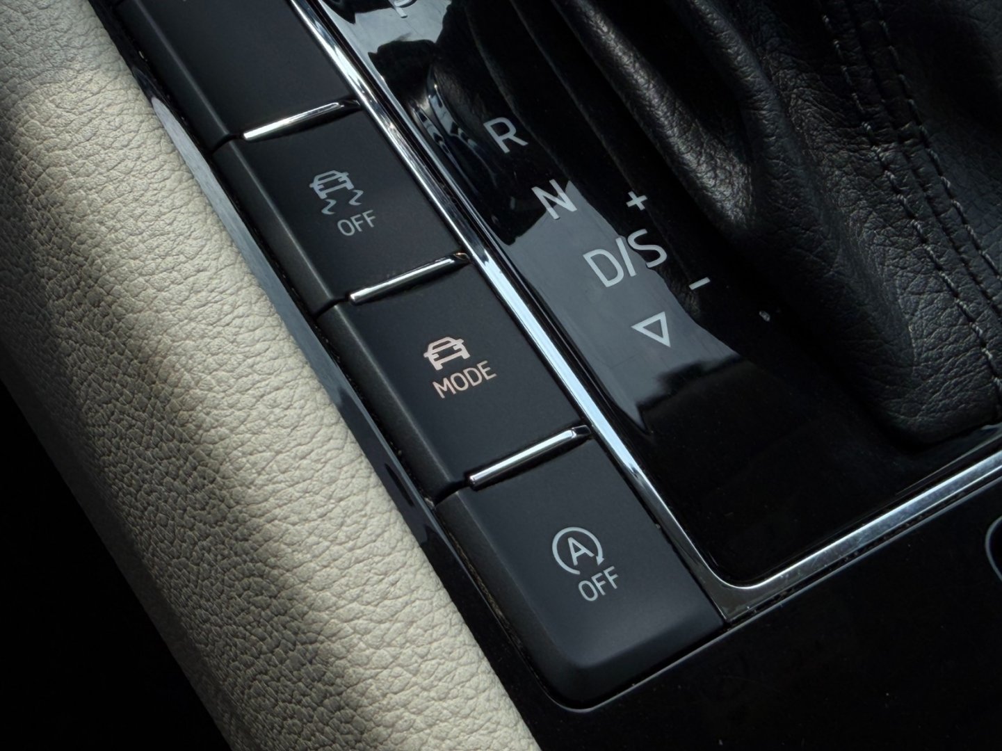 Škoda Superb 2.0TDi 140kW L&K ACC, DCC, TZ