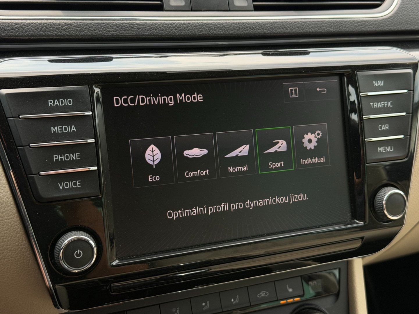 Škoda Superb 2.0TDi 140kW L&K ACC, DCC, TZ