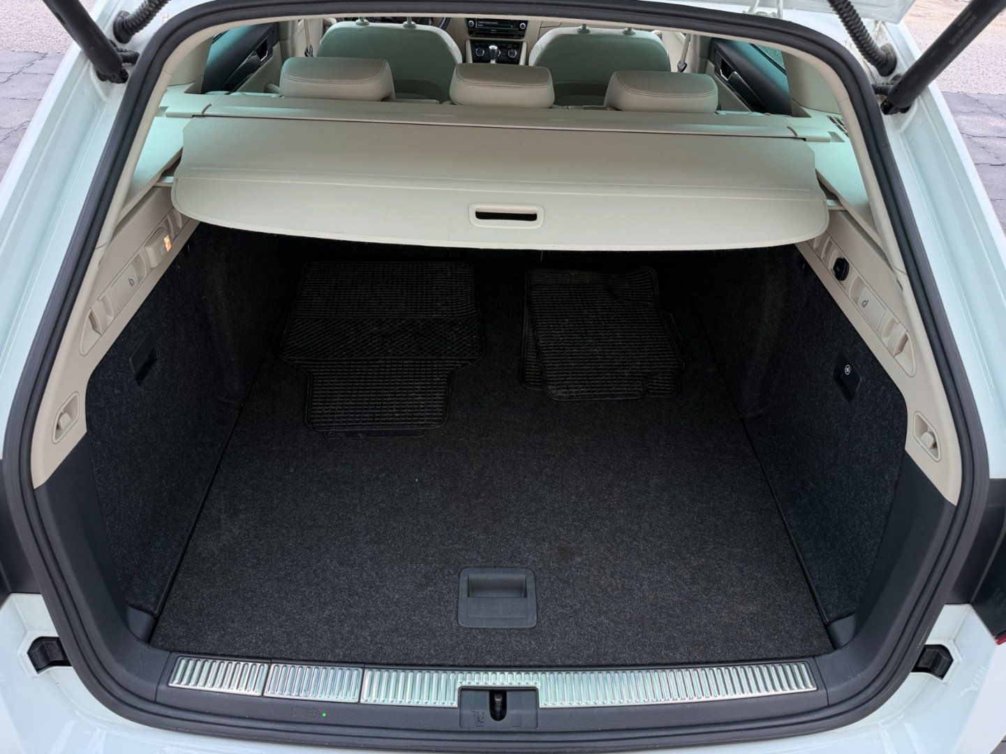 Škoda Superb 2.0TDi 140kW L&K ACC, DCC, TZ