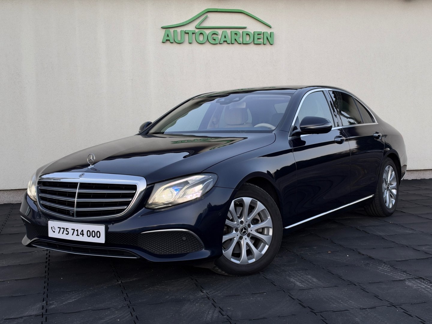 Mercedes-Benz Třídy E E220d 4Matic, Airmatic, 360°